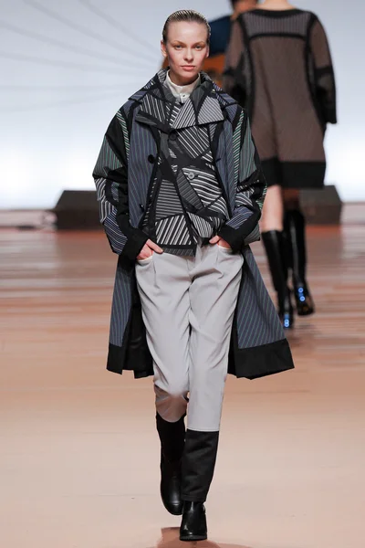 Look 17